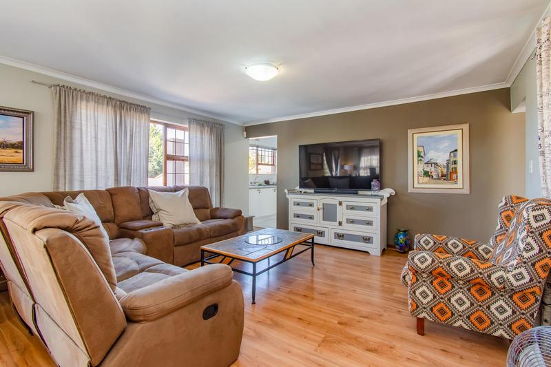 To Let 3 Bedroom Property for Rent in Sonstraal Heights Western Cape